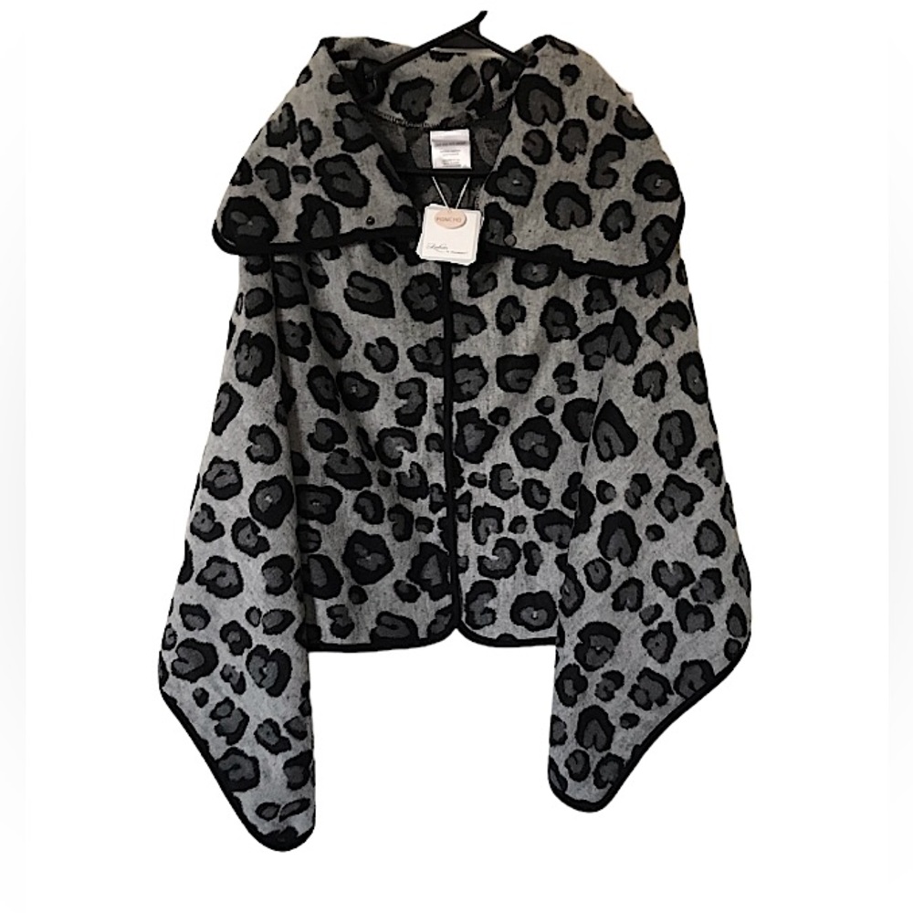 🆕🔥MIRABEAU COLLECTION GORGEOUS LEOPARD PRINT FLEECE PONCHO FULLY LINED NWT!!